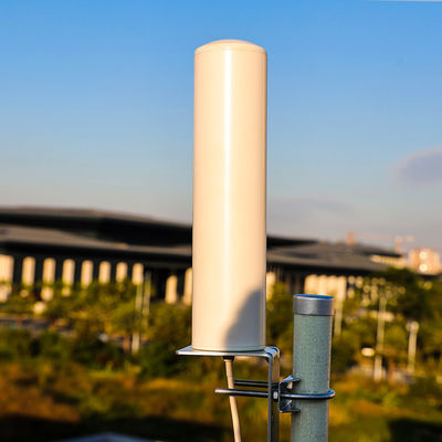 Maximum input power 50w Pole Mounted 4G/LTE 698-2700mhz Outdoor Omni Antenna