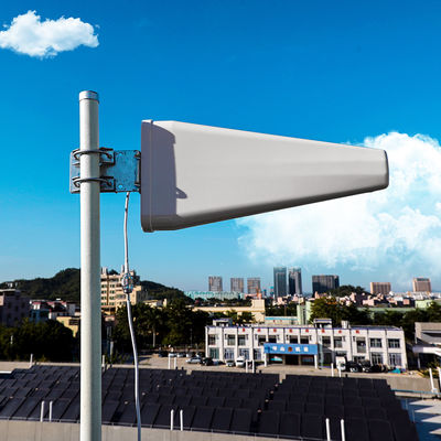 V.S.W.R≤2.0 12dBi LPDA Wall Mounted External Panel Antenna with 3-5V Supply Voltage