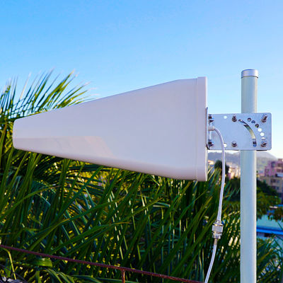 High Gain External Antenna and Bracket for 4G ITE Outdoor Antenna at 2.4GHz 5GHz