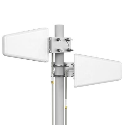 Vertical Polarization 11dBi LPDA 4G LTE Antenna Screw Mount for Car Communication